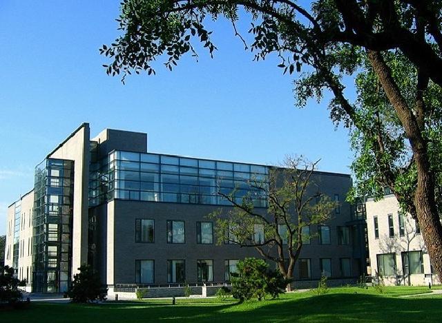 國際關(guān)系學(xué)院