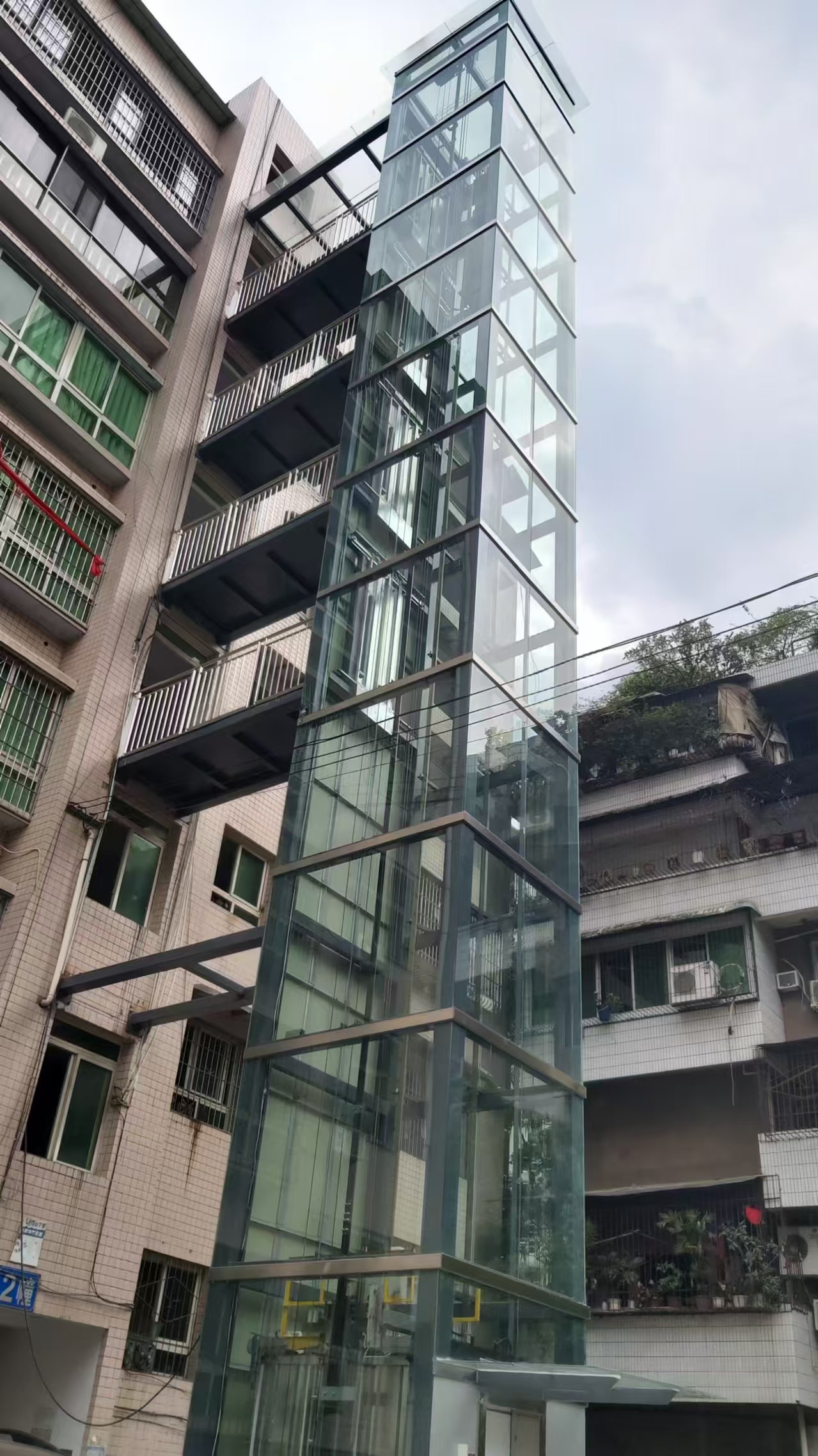 冬日里的溫暖——升華更新改造、加裝電梯經(jīng)典案例(圖7) 冬日里的溫暖——升華更新改造、加裝電梯經(jīng)典案例(圖8)